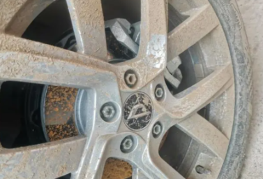 車輪轂里面圓盤生銹怎么辦？